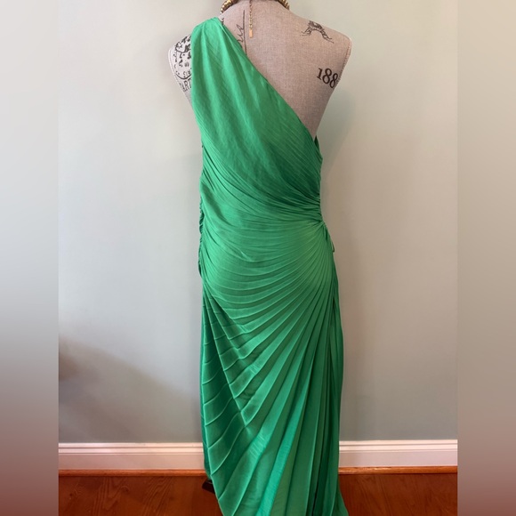 House of Harlow 1960 Green Asymmetrical Ruched Gown - Picture 5 of 6